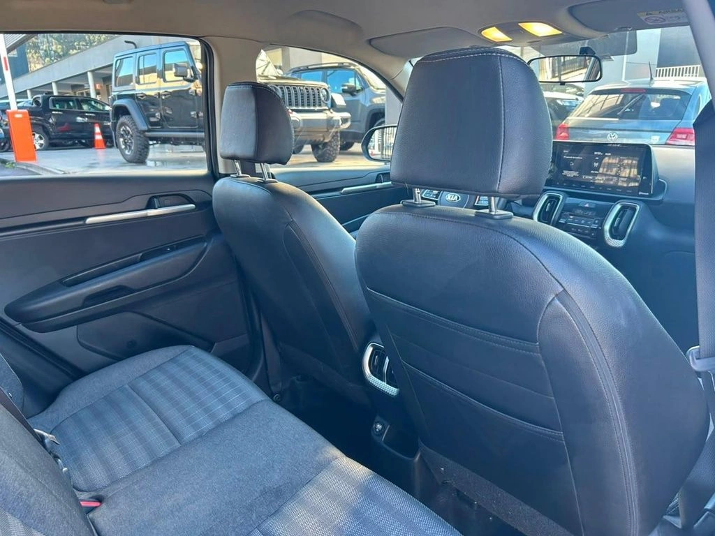 Kia Sonet 1.5 Ex 4x2 6mt 5p año 2022