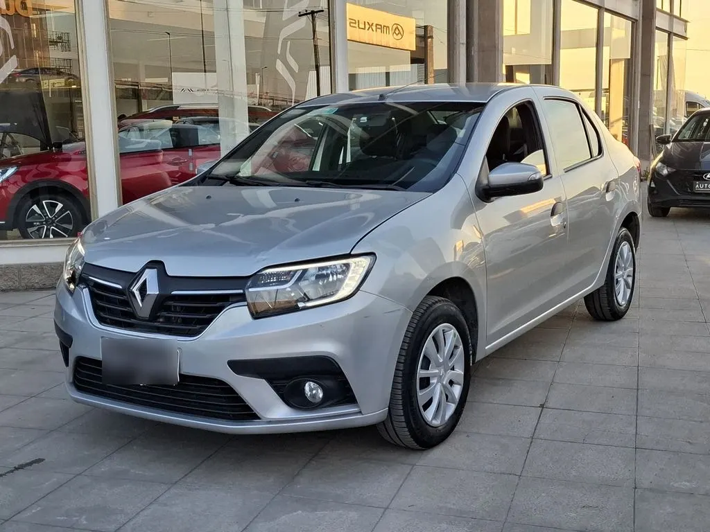 Renault Symbol 1.6 Zen 4x2 Mt 4p año 2022