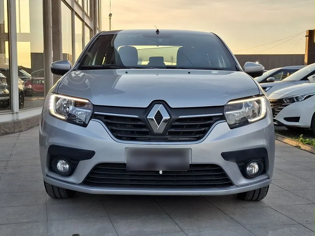 Renault Symbol 1.6 Zen 4x2 Mt 4p año 2022