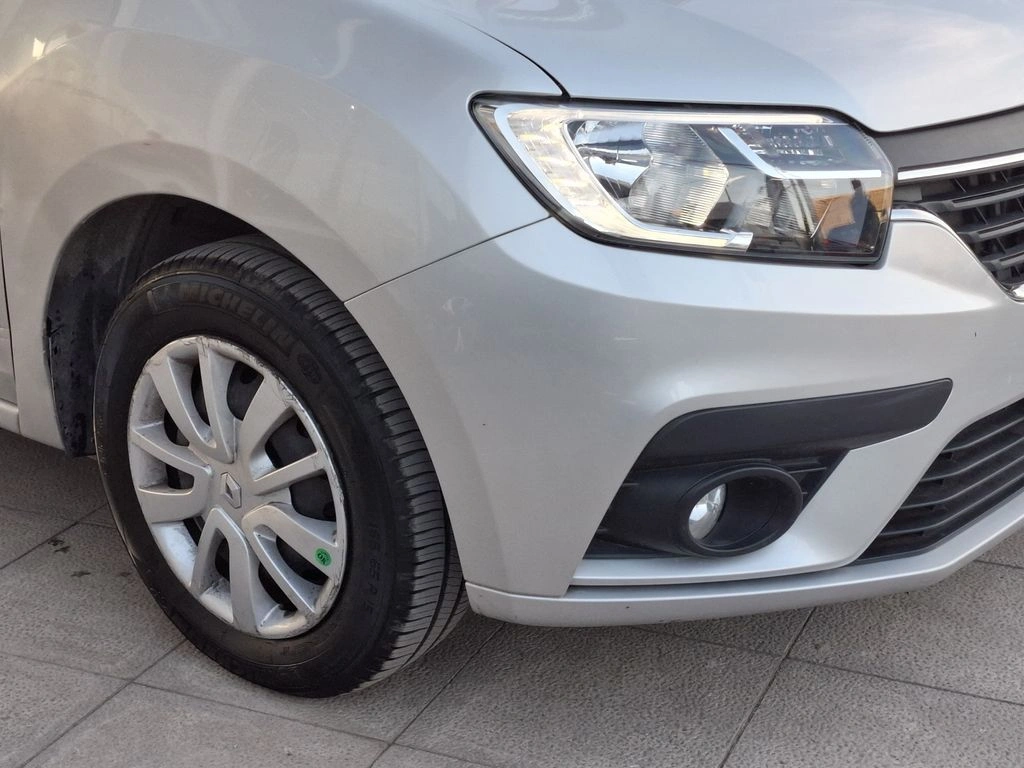 Renault Symbol 1.6 Zen 4x2 Mt 4p año 2022