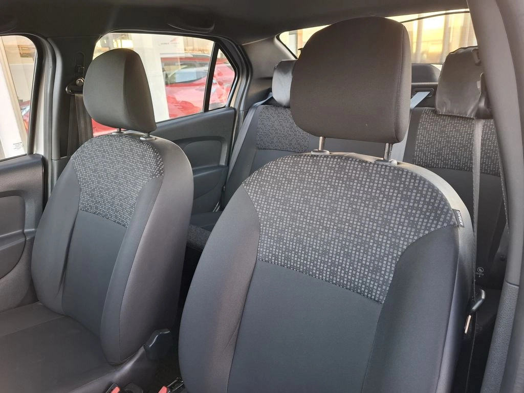 Renault Symbol 1.6 Zen 4x2 Mt 4p año 2022