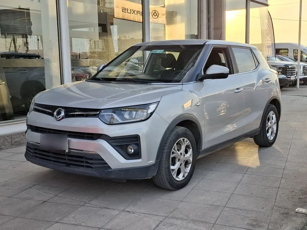 Ssangyong Tivoli Lx 1.6 año 2021