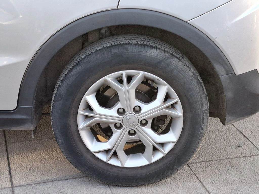 Ssangyong Tivoli Lx 1.6 año 2021
