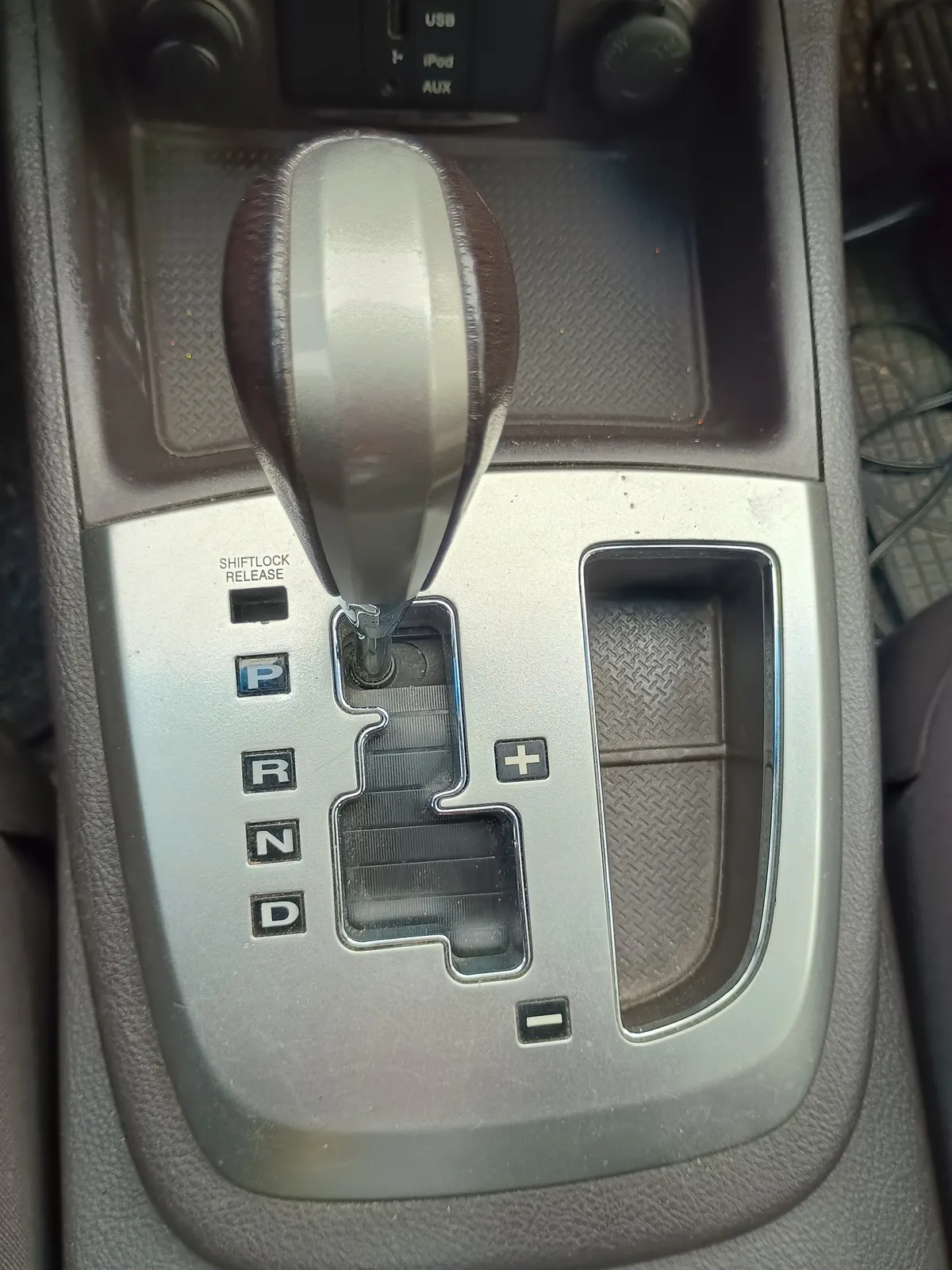 HYUNDAI SANTA FE 2.4 Gl 2wd Mt año 2010