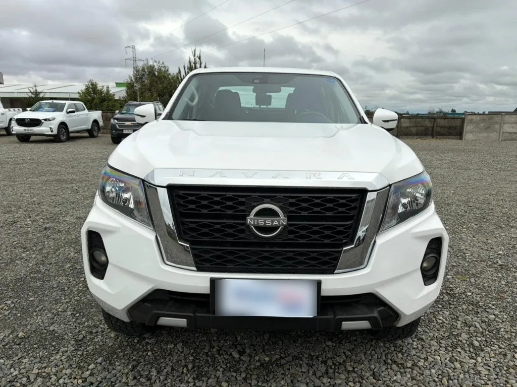 Nissan Navara D Cab Mt Xe 4x4 2.3 año 2023