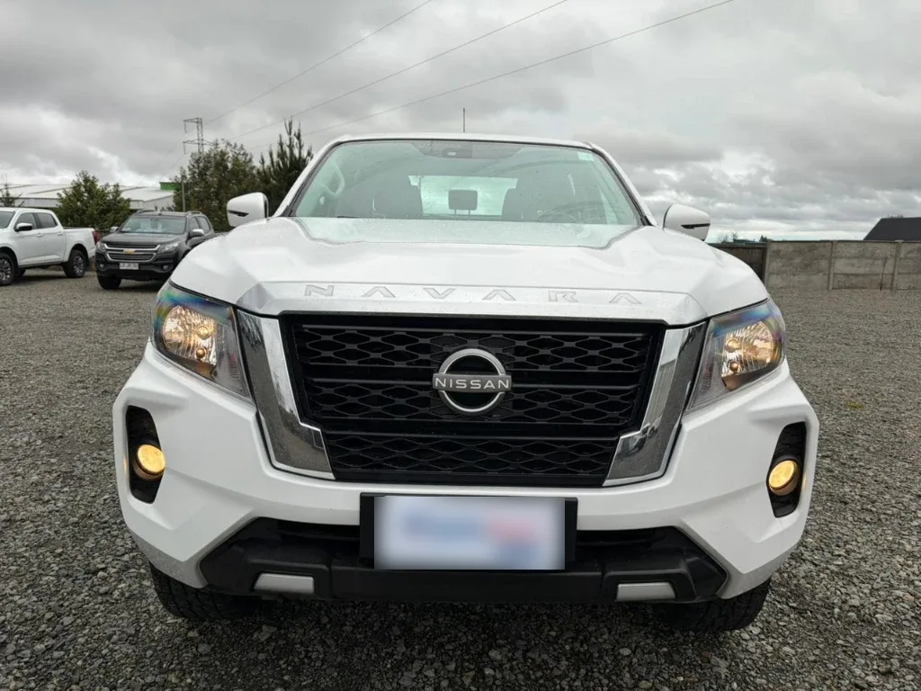 Nissan Navara D Cab Mt Xe 4x4 2.3 año 2023