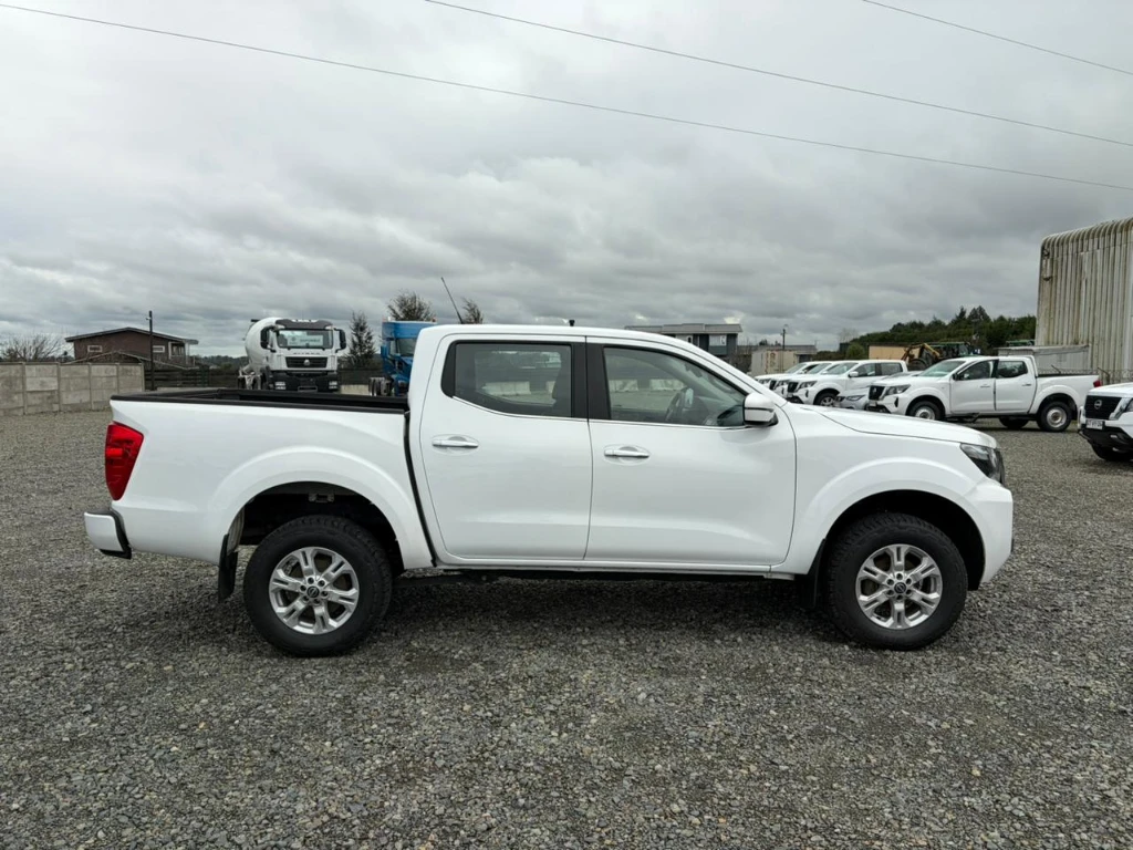 Nissan Navara D Cab Mt Xe 4x4 2.3 año 2023