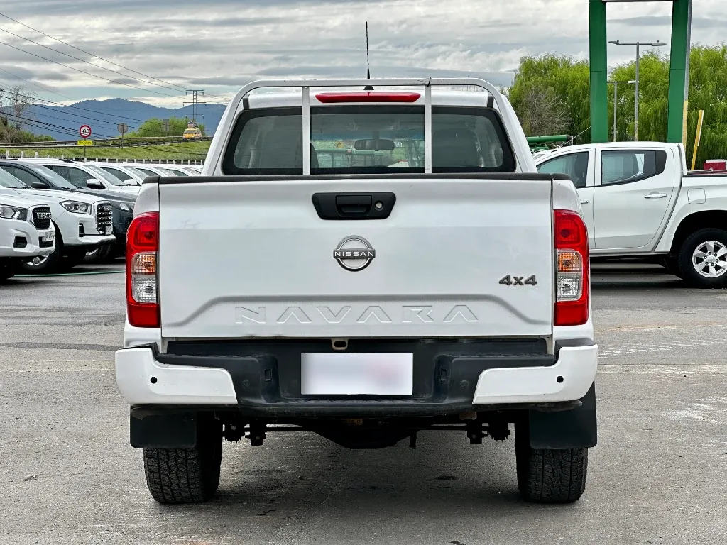 Nissan Navara Navara Dc 4x4 2.3 Tdi Se año 2023