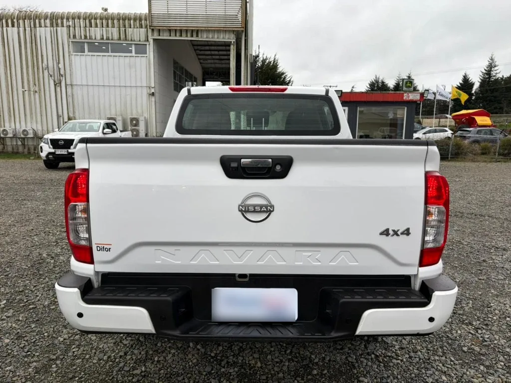 Nissan Navara D Cab Mt Xe 4x4 2.3 año 2023