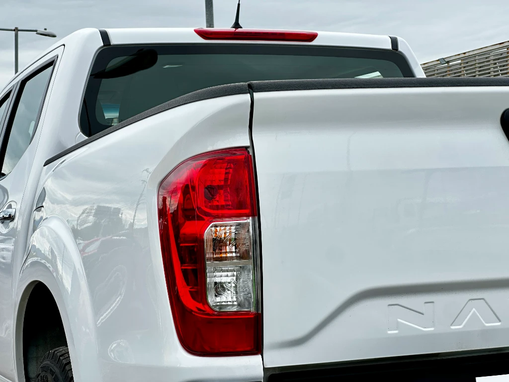 Nissan Navara Navara Dc 4x2 2.3tdi Xe año 2023