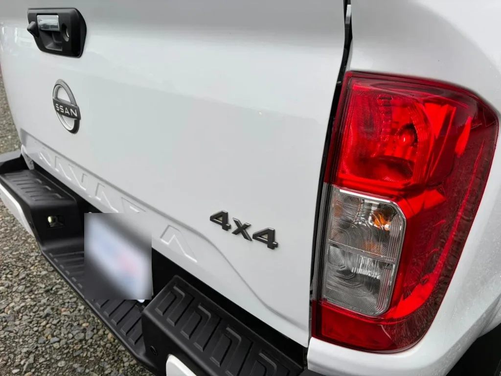 Nissan Navara D Cab Mt Xe 4x4 2.3 año 2023