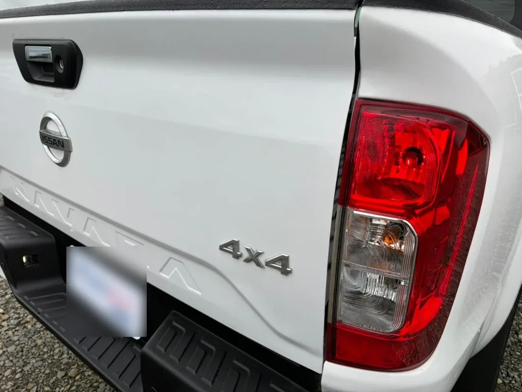 Nissan Navara D Cab Mt Se 4x4 2.3 año 2022