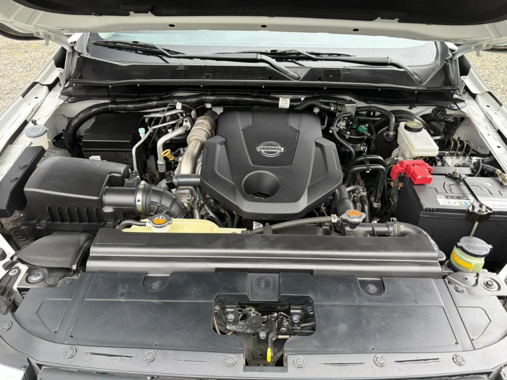 Nissan Navara D Cab Mt Xe 4x4 2.3 año 2023