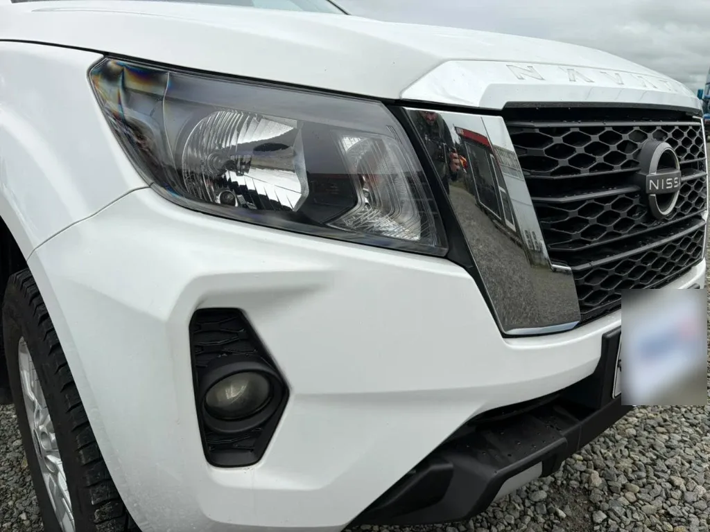Nissan Navara D Cab Mt Xe 4x4 2.3 año 2023