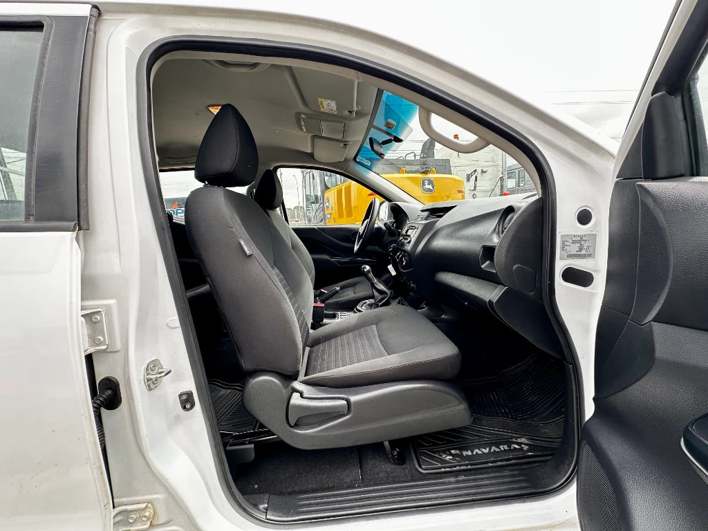Nissan Navara Navara Dc 4x4 2.3 Tdi Se año 2023