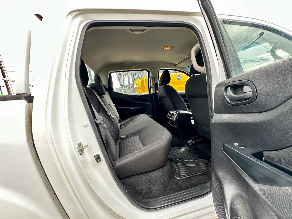 Nissan Navara Navara Dc 4x4 2.3 Tdi Se año 2023