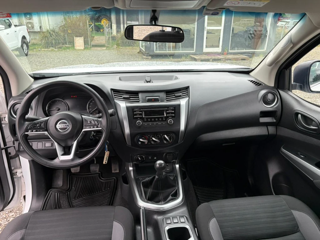 Nissan Navara D Cab Mt Se 4x4 2.3 año 2022