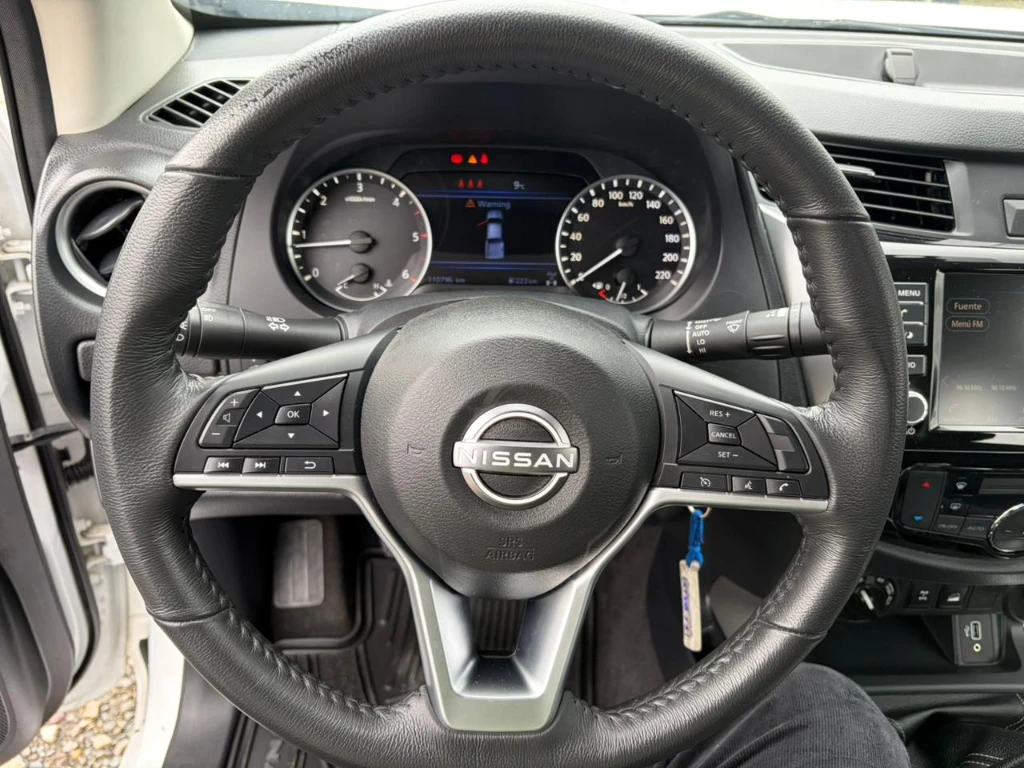 Nissan Navara D Cab Mt Xe 4x4 2.3 año 2023