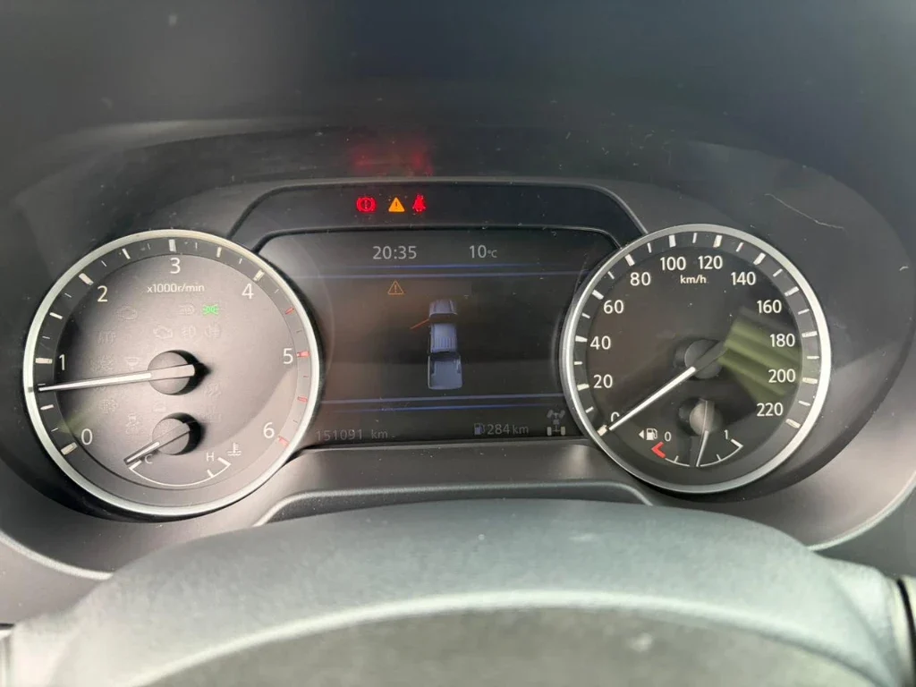 Nissan Navara D Cab Mt Se 4x4 2.3 año 2022