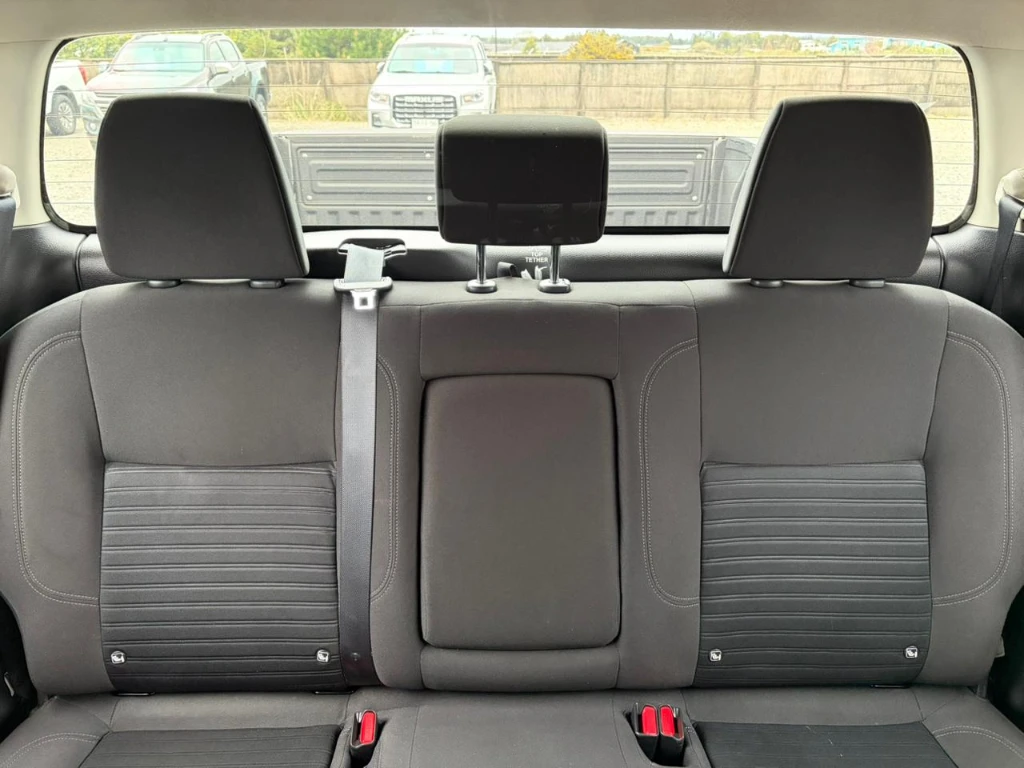 Nissan Navara D Cab Mt Xe 4x4 2.3 año 2023