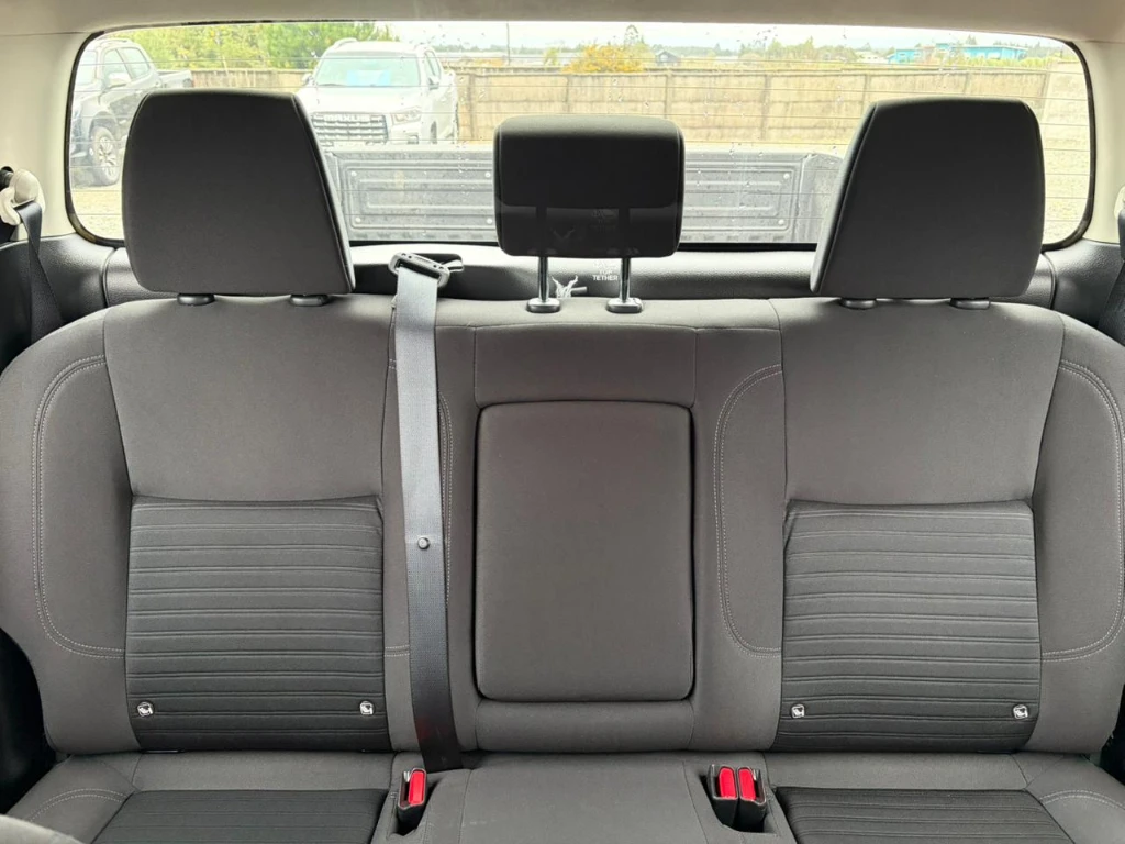 Nissan Navara D Cab Mt Xe 4x4 2.3 año 2023