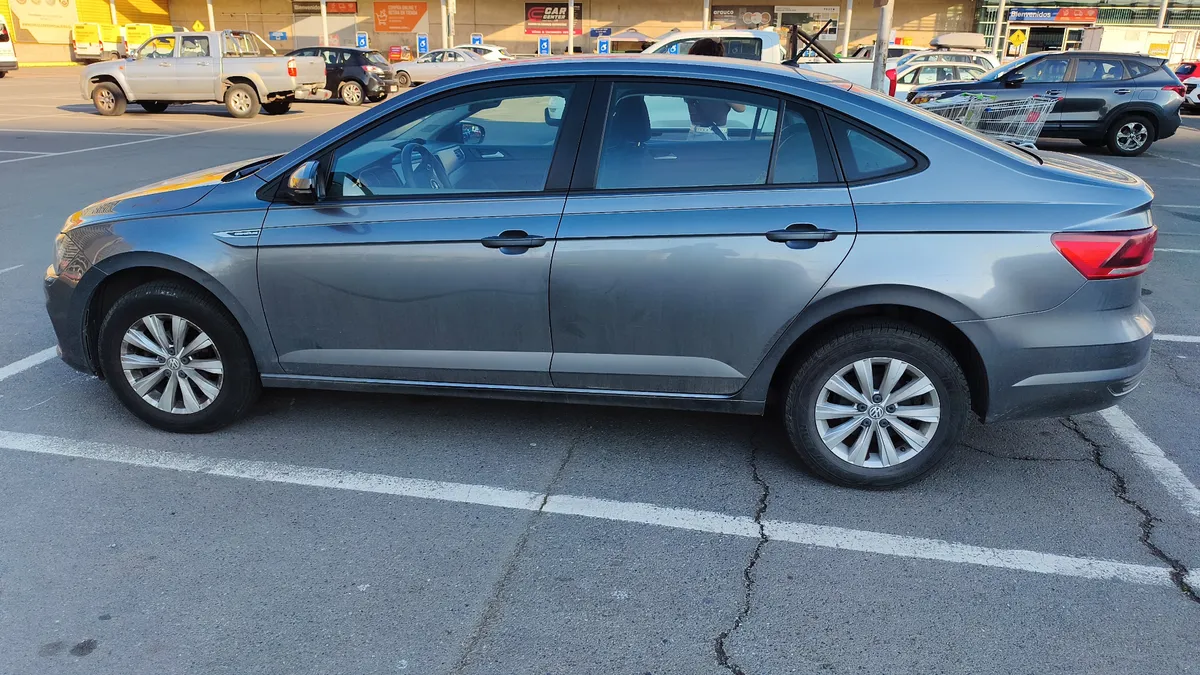 VOLKSWAGEN VIRTUS 1.6 Mt5 Comfortline Mt año 2019