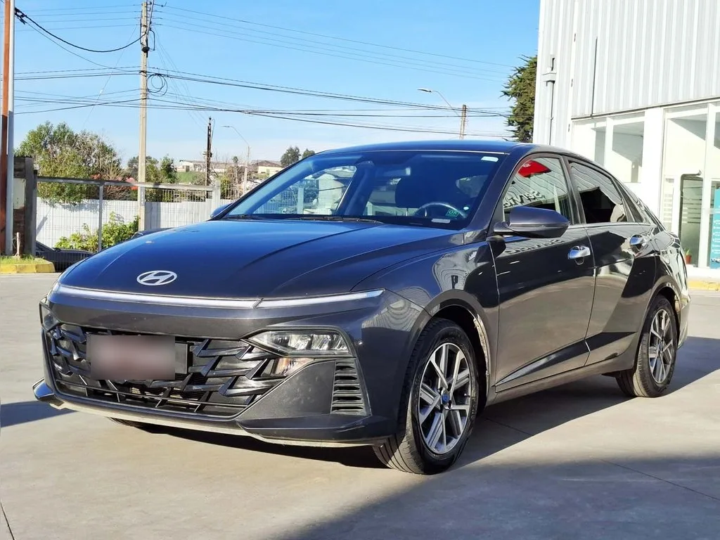 Hyundai Accent 1.5 Design 4x2 Mt 4p año 2024