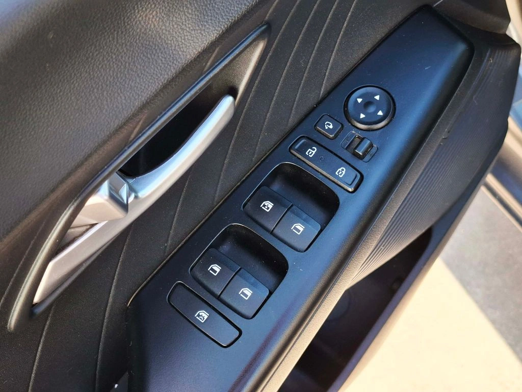 Hyundai Accent 1.5 Design 4x2 Mt 4p año 2024