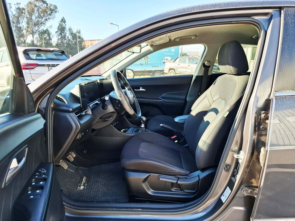 Hyundai Accent 1.5 Design 4x2 Mt 4p año 2024