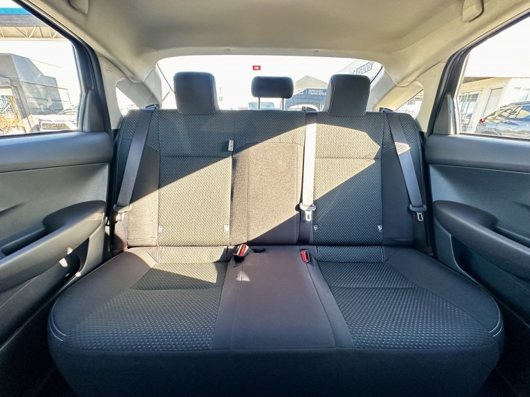 Toyota Yaris 1.5 E Sedan Mt año 2023