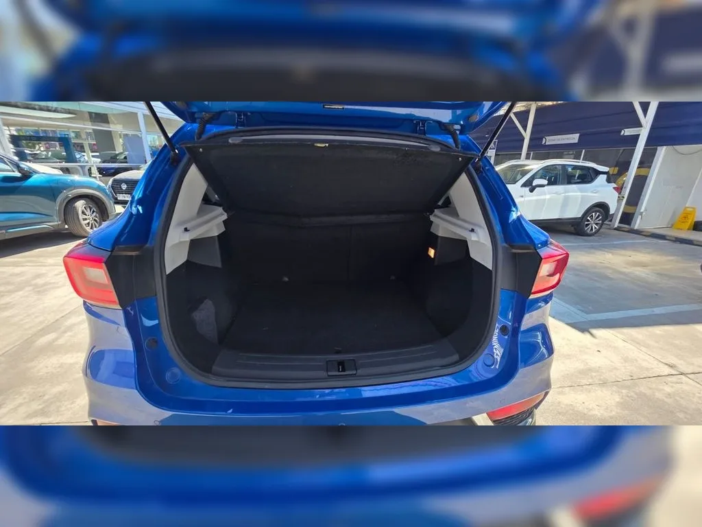 MG Zs 1.5 Std 4x2 At 5p año 2022