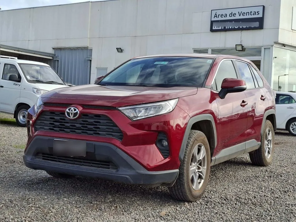 Toyota Rav4 2.0 Le 4x2 Mt 5p año 2022