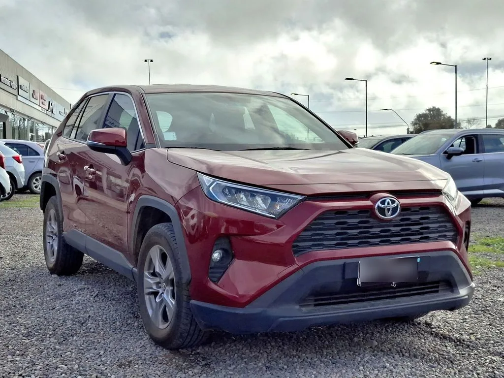 Toyota Rav4 2.0 Le 4x2 Mt 5p año 2022