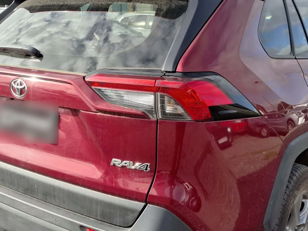 Toyota Rav4 2.0 Le 4x2 Mt 5p año 2022