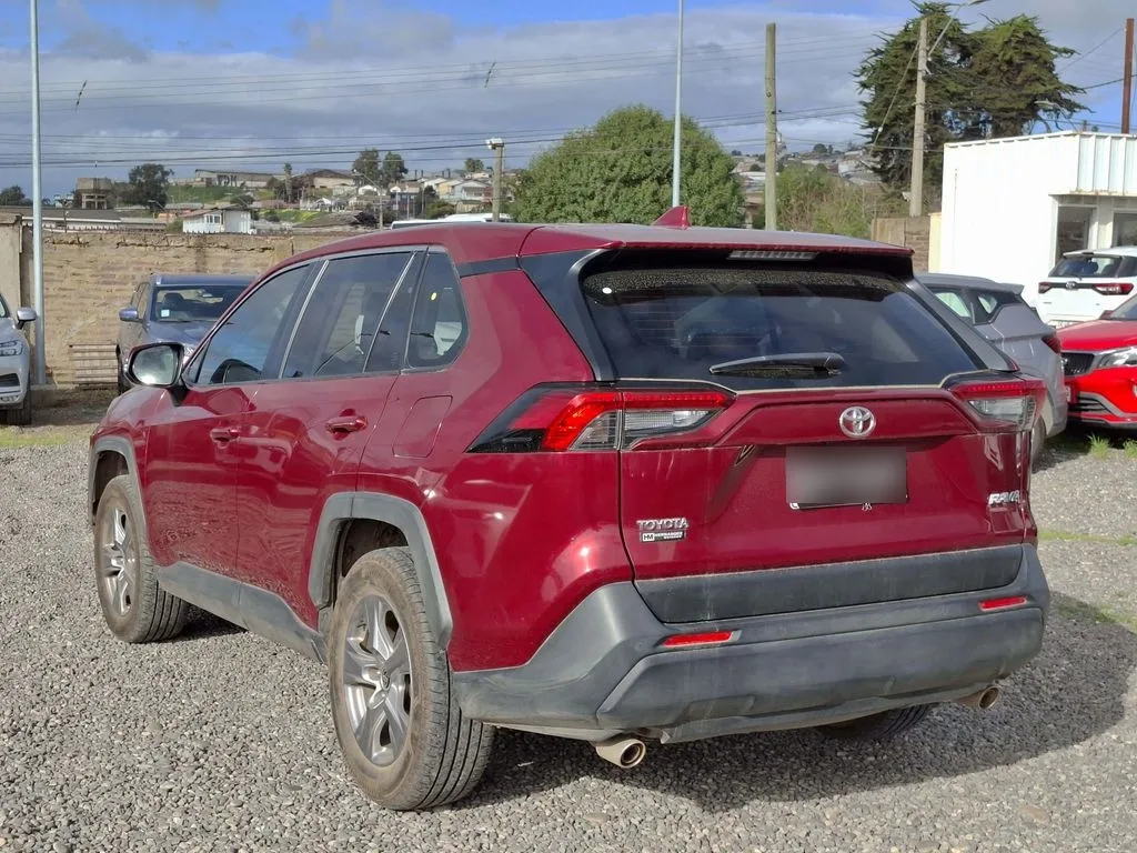 Toyota Rav4 2.0 Le 4x2 Mt 5p año 2022