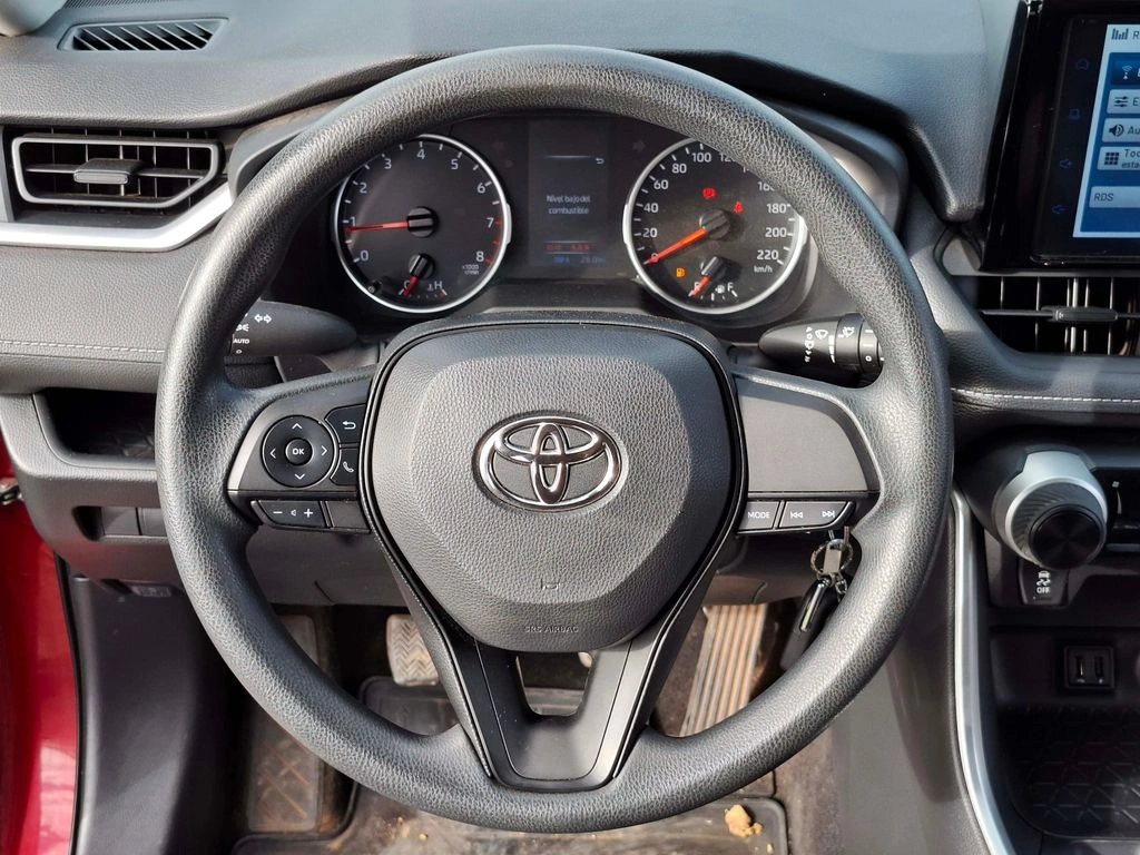 Toyota Rav4 2.0 Le 4x2 Mt 5p año 2022