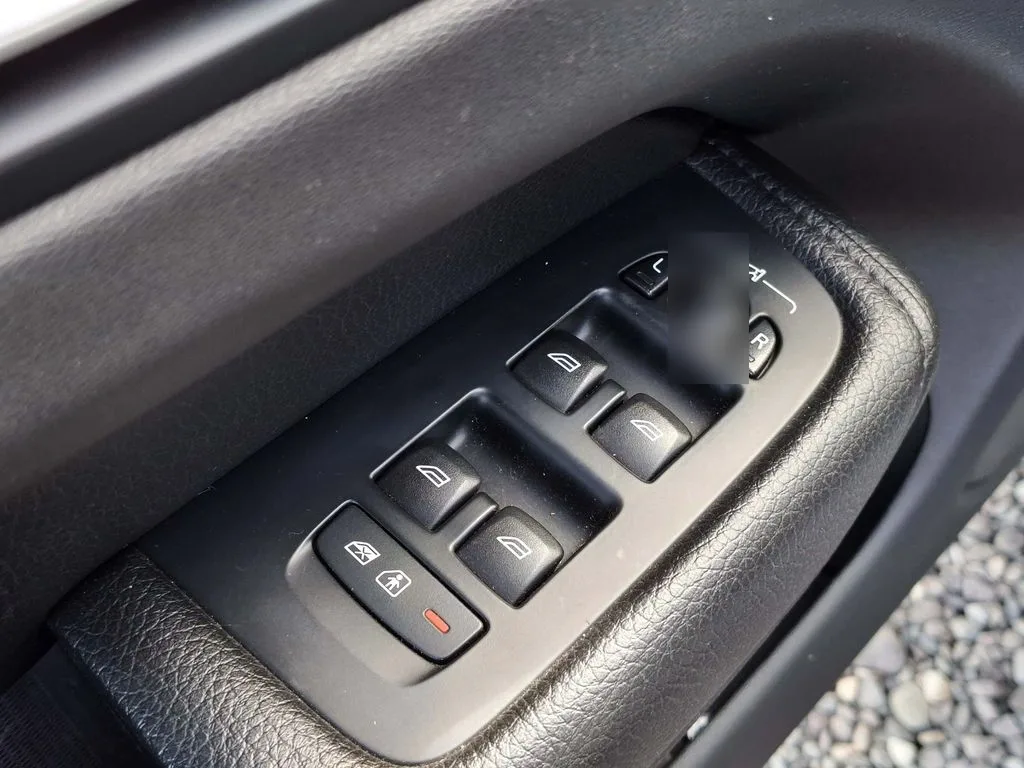 Volvo Xc60 2.0 T5 Momentum 4x4 At 5p año 2021