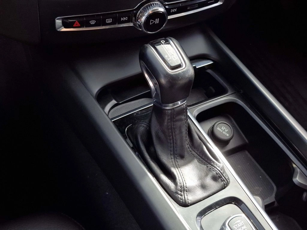 Volvo Xc60 2.0 T5 Momentum 4x4 At 5p año 2021