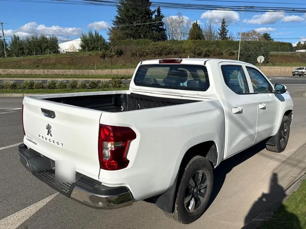 Peugeot Landtrek 1.9 4x2 Mt año 2023