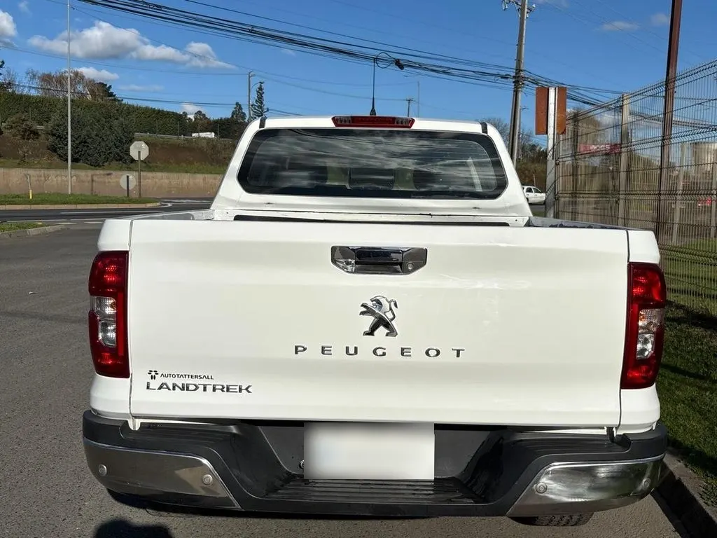 Peugeot Landtrek 1.9 4x2 Mt año 2023