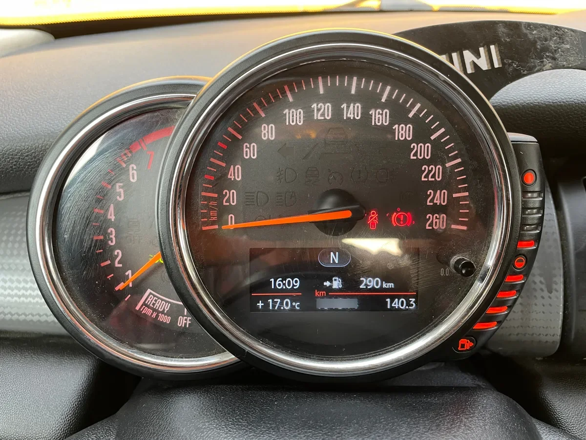 MINI F56 1.5 Cooper Salt Tm Mt año 2015