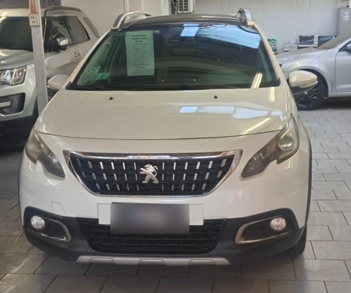 PEUGEOT 2008 1.2 Allure Pack Puretech 110hp At año 2017