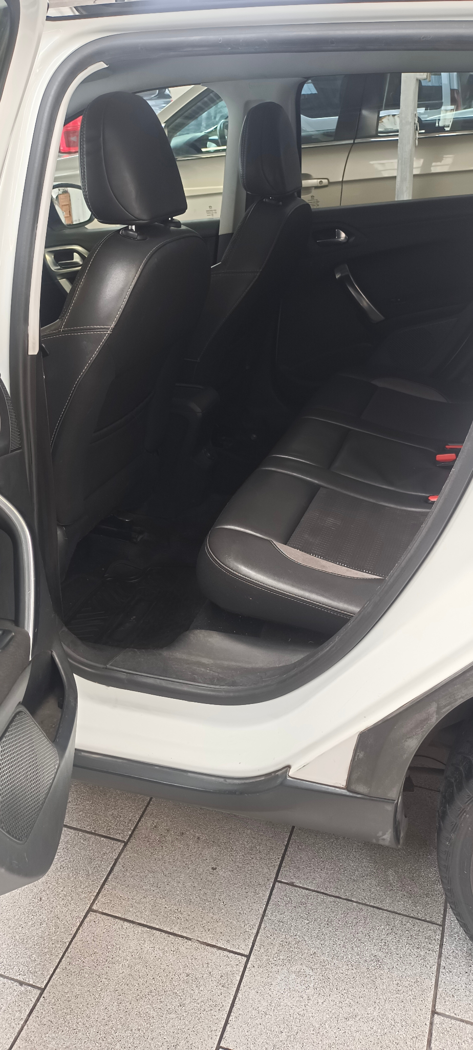 PEUGEOT 2008 1.2 Allure Pack Puretech 110hp At año 2017