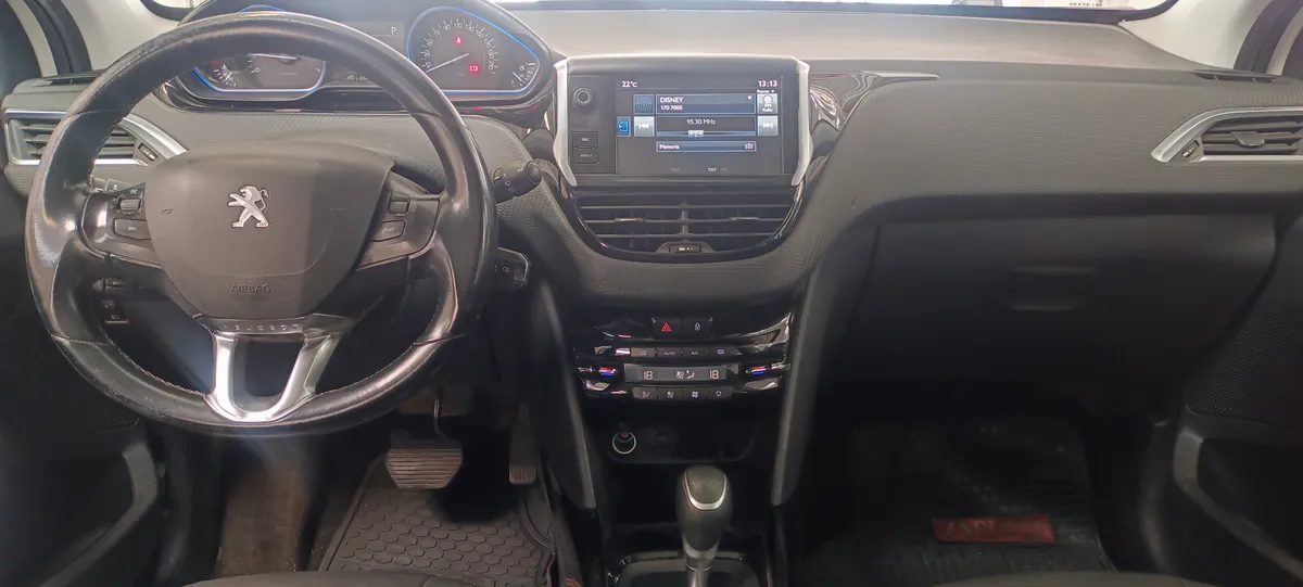 PEUGEOT 2008 1.2 Allure Pack Puretech 110hp At año 2017