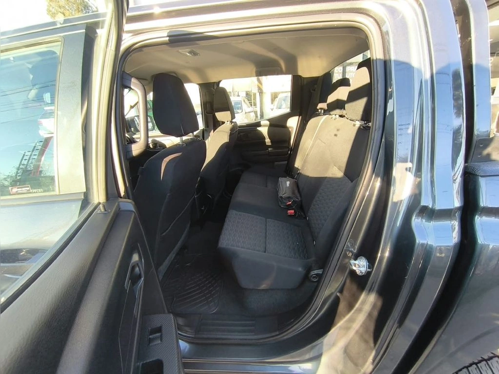 Mitsubishi L200 Katana Xrt 2.5 Mt 4x4 año 2024