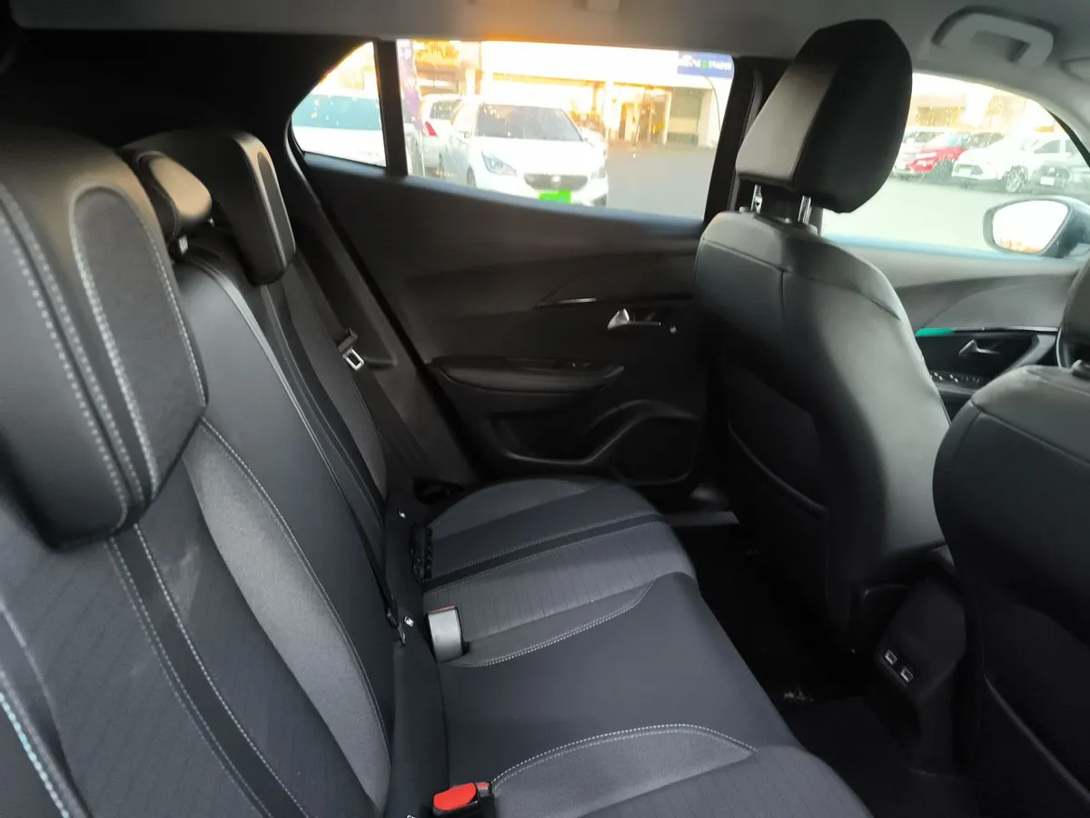 Peugeot 2008 1.5 Allure Bluehdi Diesel 4x2 130 At 5p año 2021