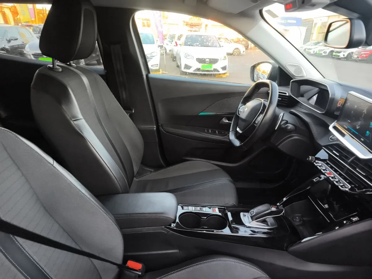 Peugeot 2008 1.5 Allure Bluehdi Diesel 4x2 130 At 5p año 2021