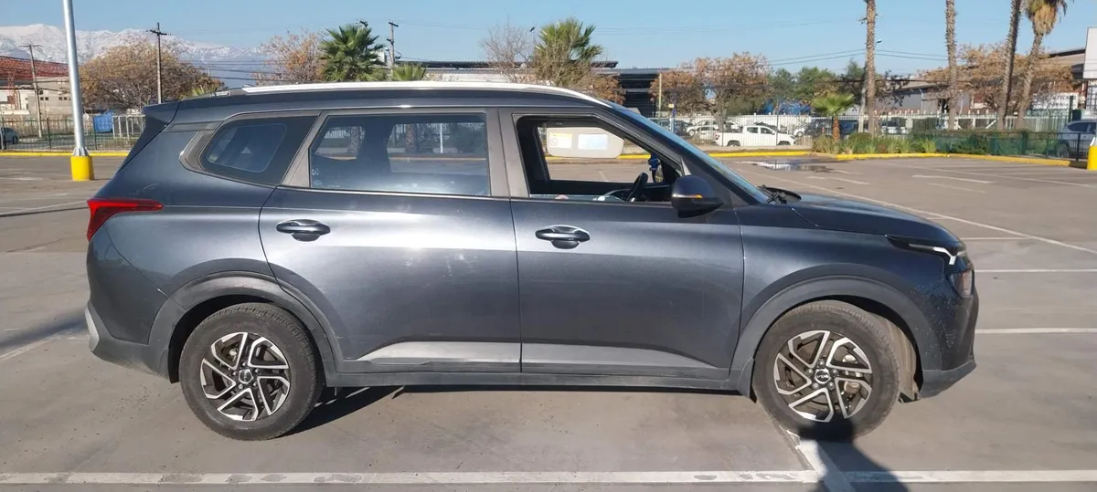 Kia Carens 1.4l Ex Turbo-Gdi Full 4x2 7dct At 5p año 2022