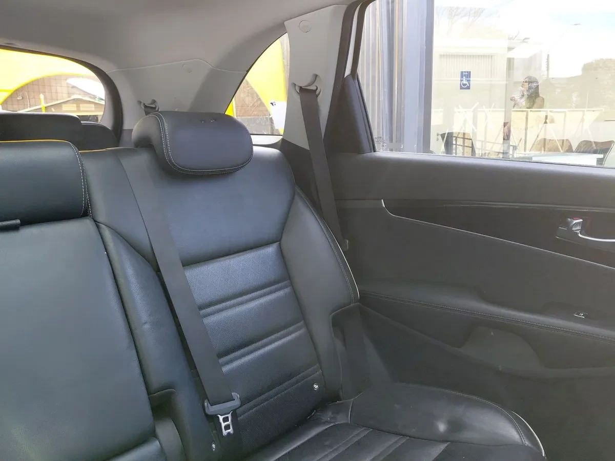 Kia Sorento 2.4 Gtl 2wd Special Pack At6 5p año 2020