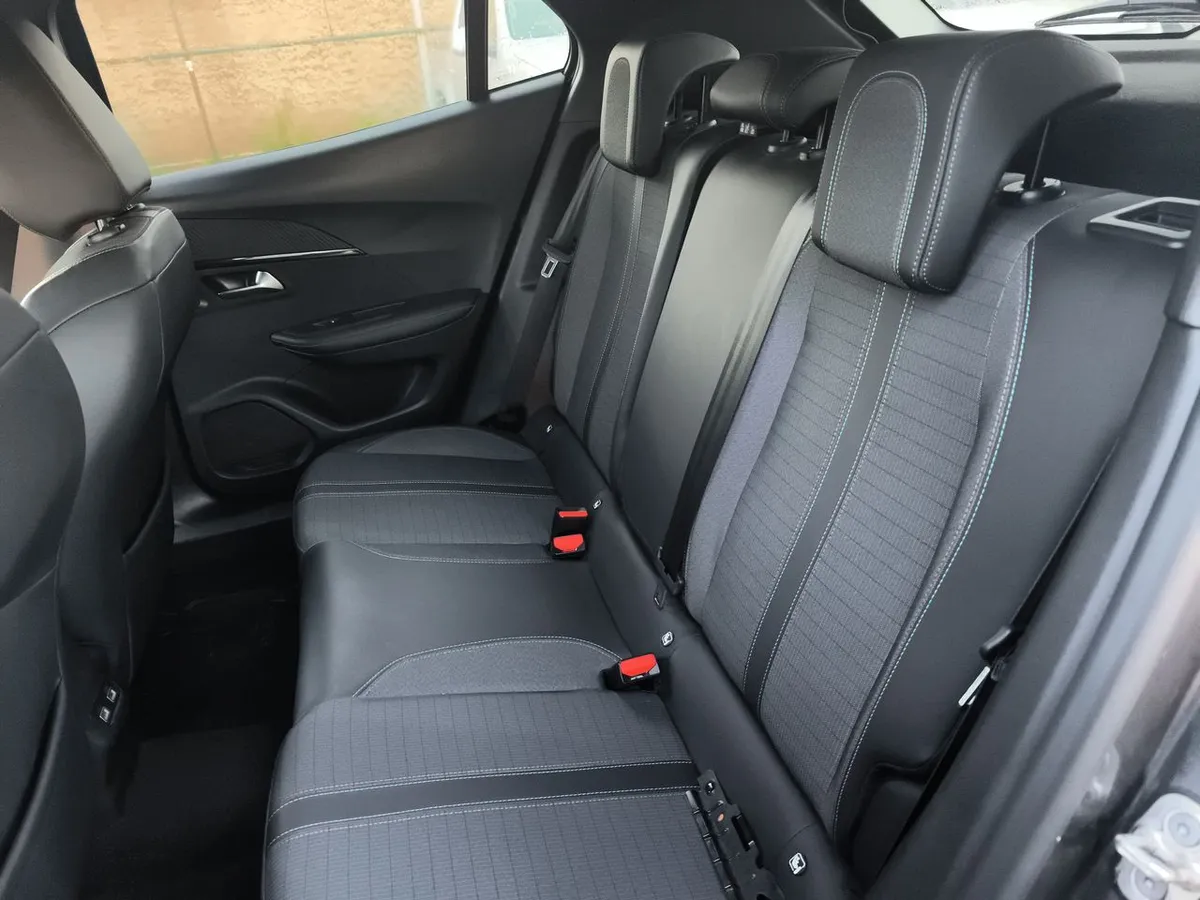 Peugeot 2008 1.5 Allure Bluehdi Diesel 4x2 130 At 5p año 2021